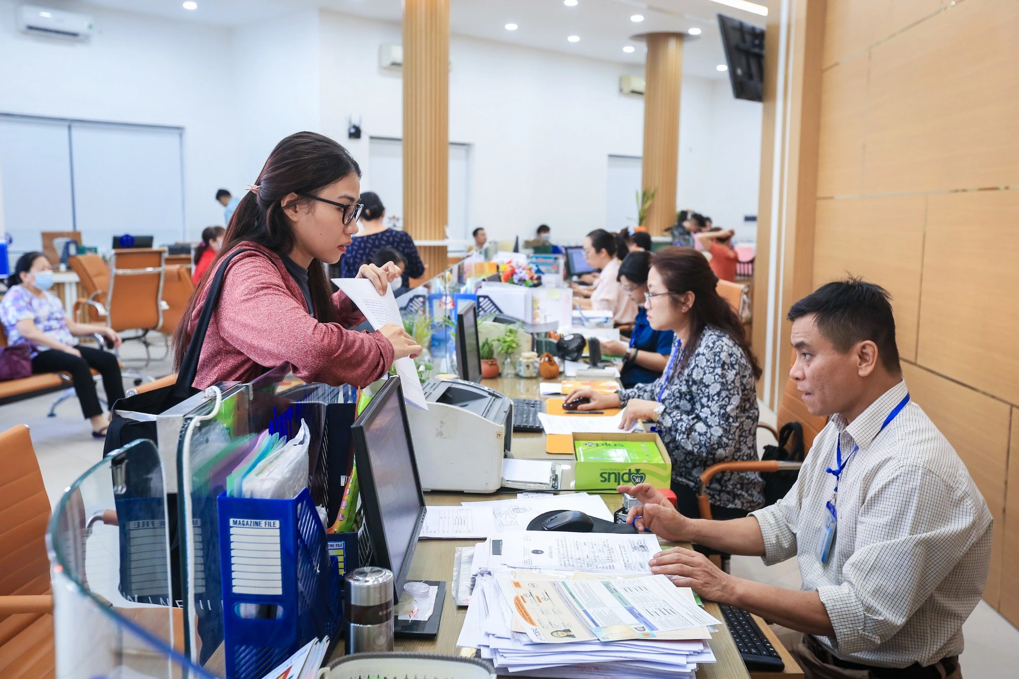 Thông báo và cảm xúc ban đầu